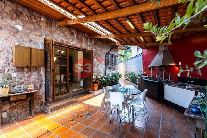 Casa à venda com 3 quartos, 250m² - Foto 35