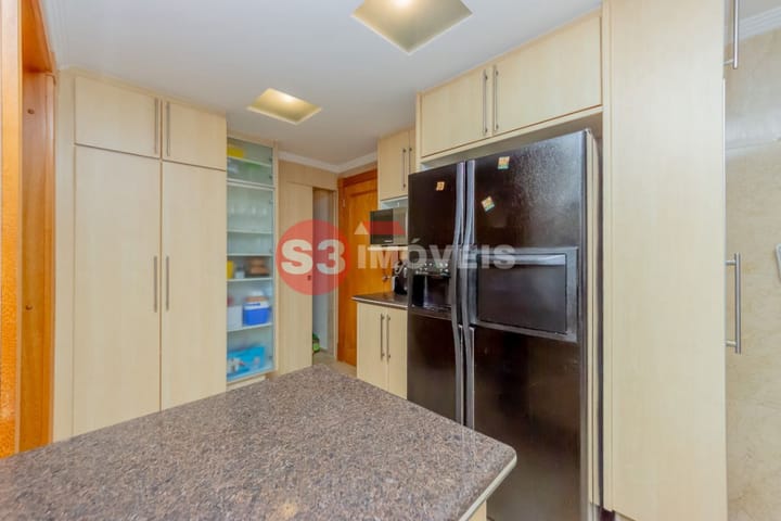 Apartamento à venda com 4 quartos, 228m² - Foto 10