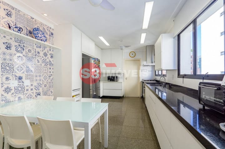 Apartamento à venda com 3 quartos, 200m² - Foto 22