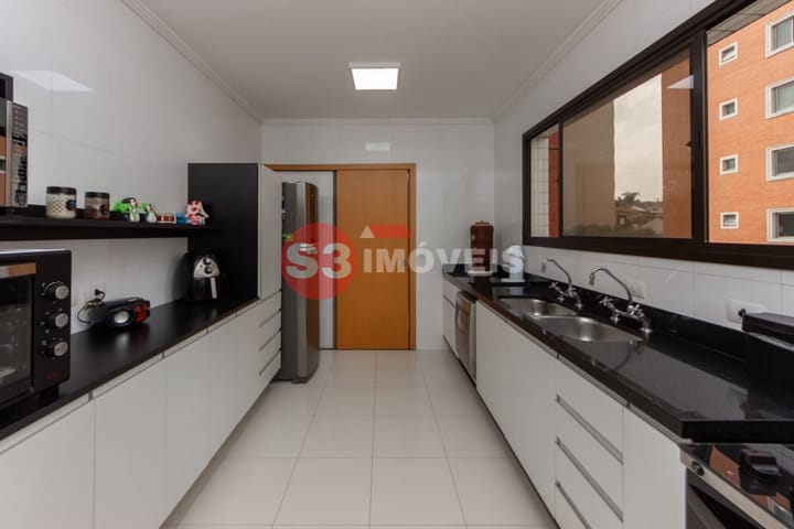 Apartamento à venda com 4 quartos, 208m² - Foto 19