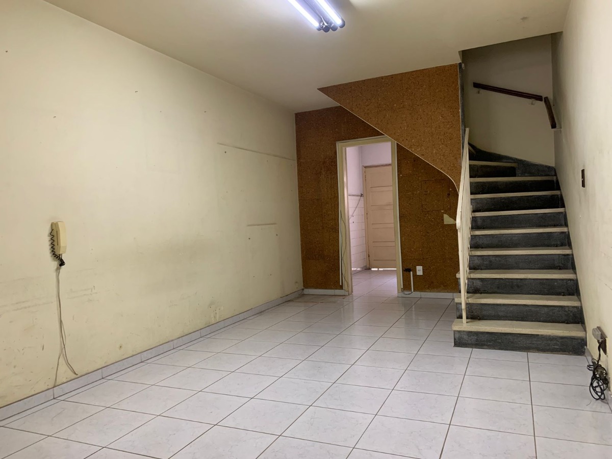 Casa à venda com 2 quartos, 120m² - Foto 4