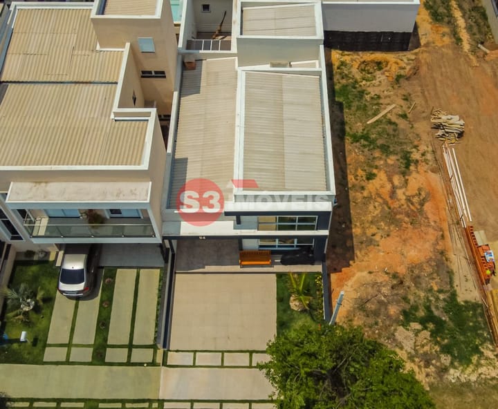 Casa de Condomínio à venda com 3 quartos, 140m² - Foto 2