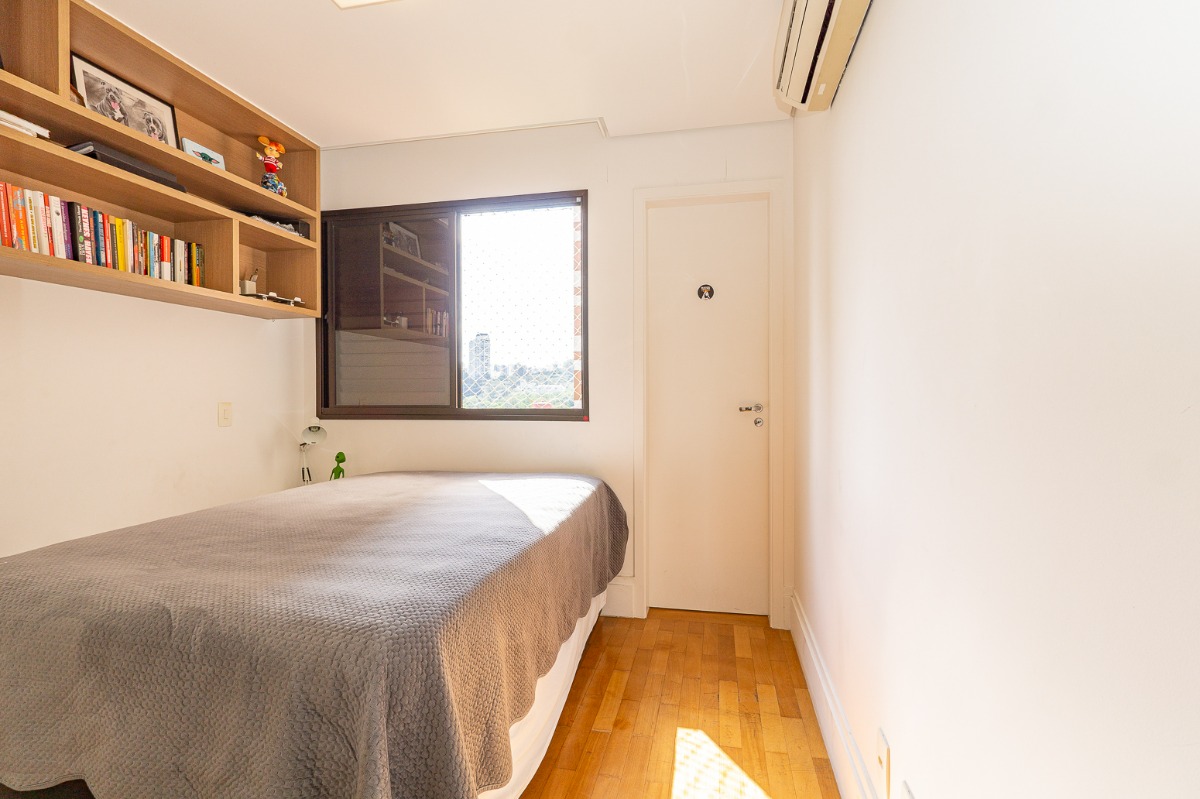 Apartamento à venda com 3 quartos, 167m² - Foto 20