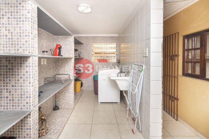 Casa à venda com 3 quartos, 380m² - Foto 16