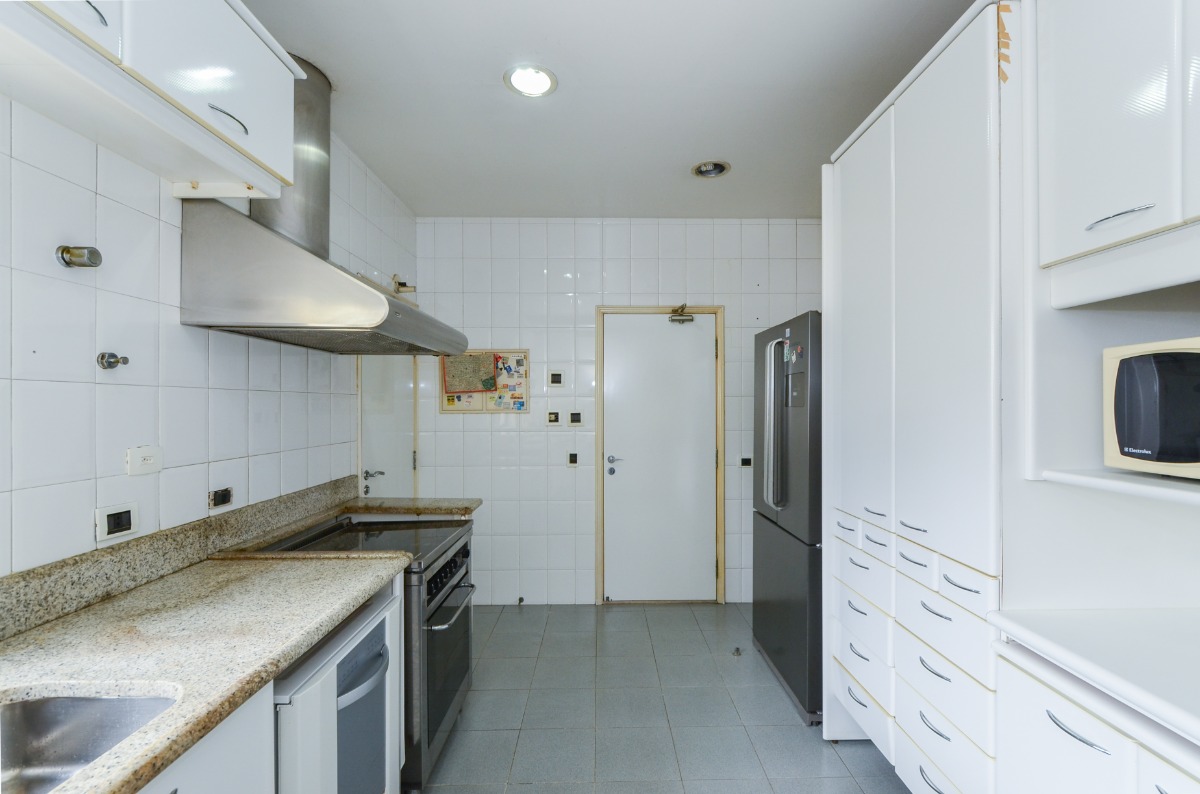 Apartamento à venda com 4 quartos, 270m² - Foto 17