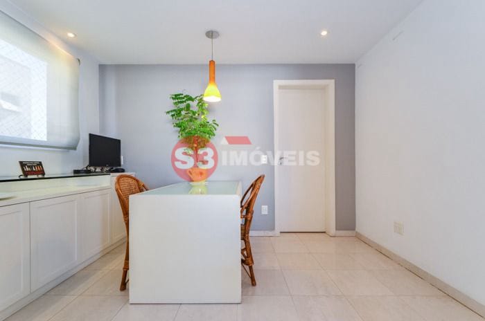 Apartamento à venda com 3 quartos, 202m² - Foto 13