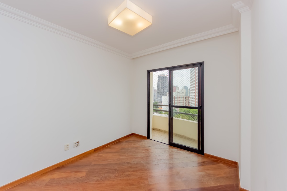 Apartamento à venda com 2 quartos, 68m² - Foto 2