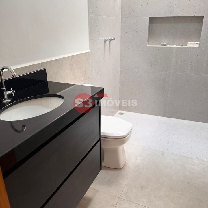 Casa à venda e aluguel com 2 quartos, 140m² - Foto 13