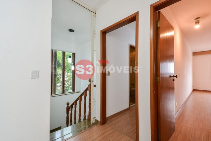 Casa à venda com 4 quartos, 331m² - Foto 35