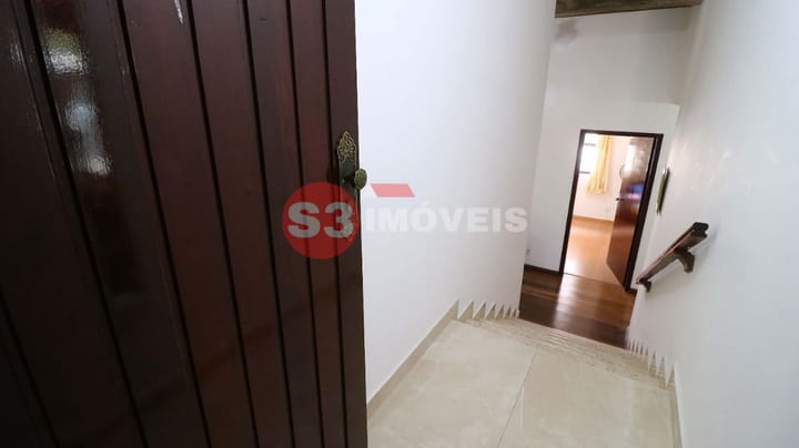 Casa à venda com 3 quartos, 245m² - Foto 7