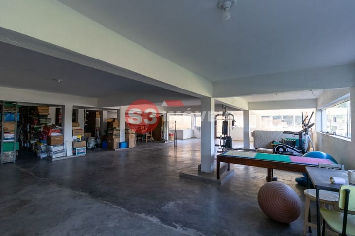 Casa à venda com 6 quartos, 450m² - Foto 6