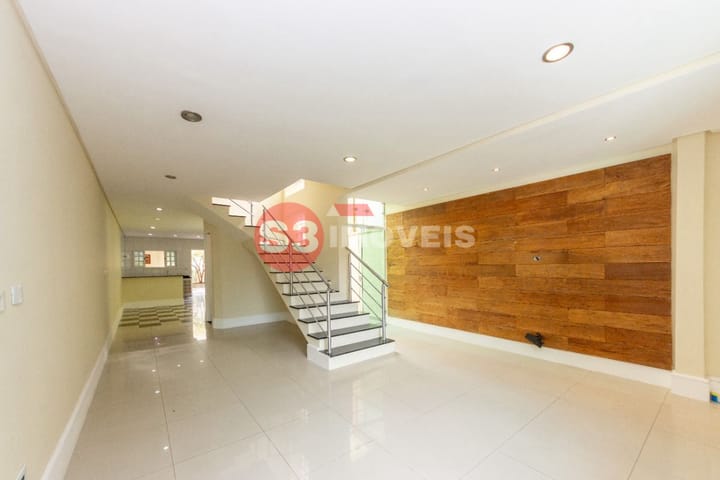 Casa à venda com 3 quartos, 148m² - Foto 1