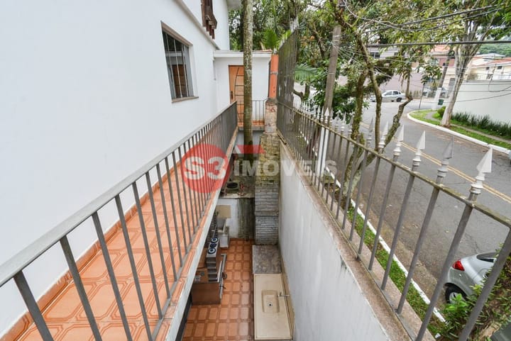 Casa à venda com 4 quartos, 331m² - Foto 33