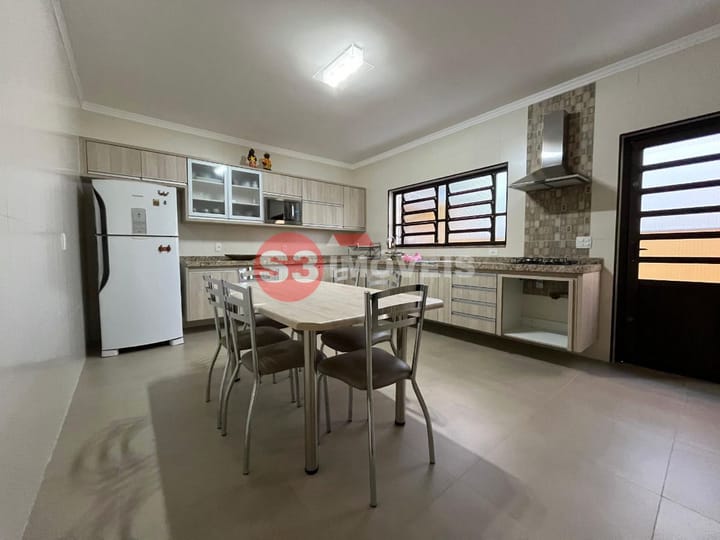 Casa à venda com 3 quartos, 269m² - Foto 5