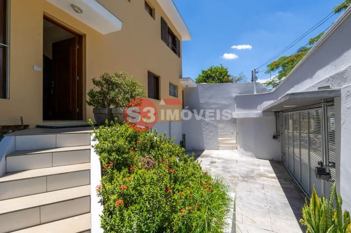 Casa à venda com 4 quartos, 240m² - Foto 4