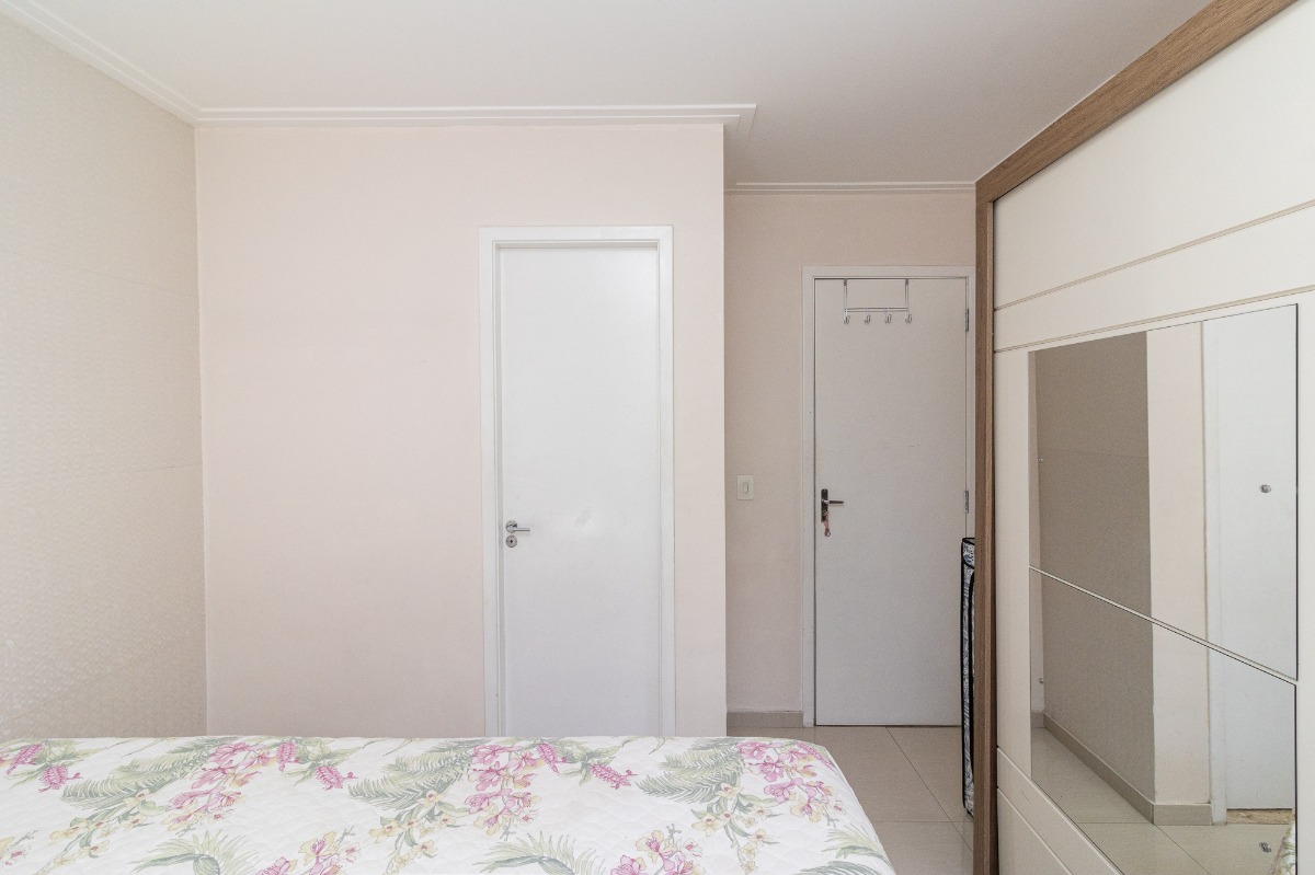 Apartamento à venda com 3 quartos, 161m² - Foto 13