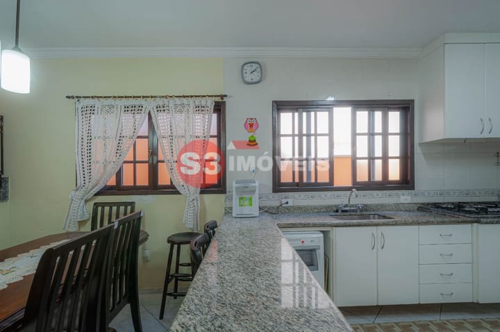 Casa à venda com 4 quartos, 280m² - Foto 14