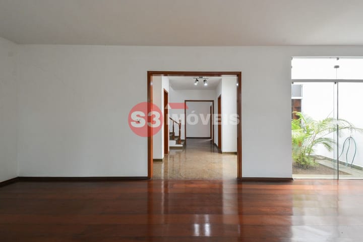 Casa à venda com 4 quartos, 331m² - Foto 5