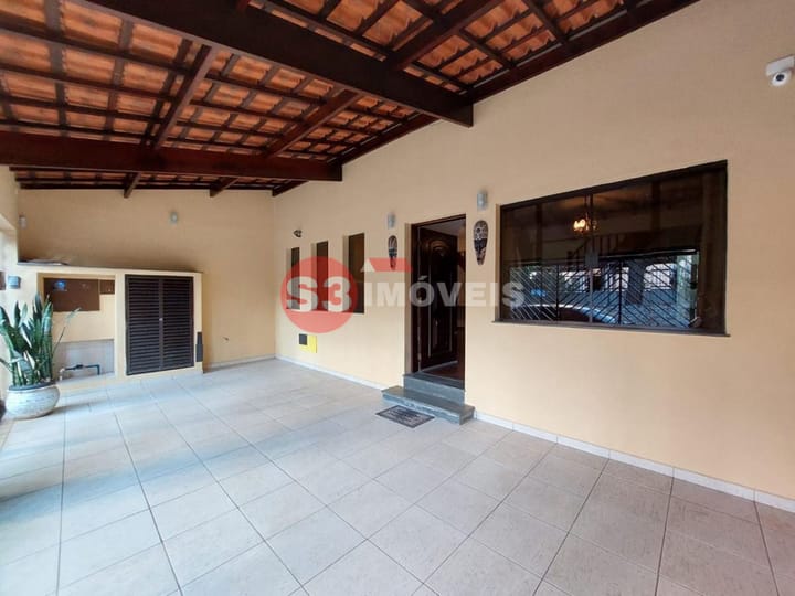 Casa à venda com 4 quartos, 200m² - Foto 2