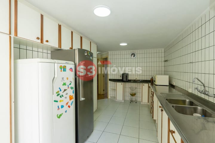 Casa à venda com 5 quartos, 288m² - Foto 22