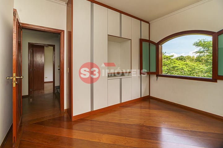 Casa à venda com 4 quartos, 560m² - Foto 27