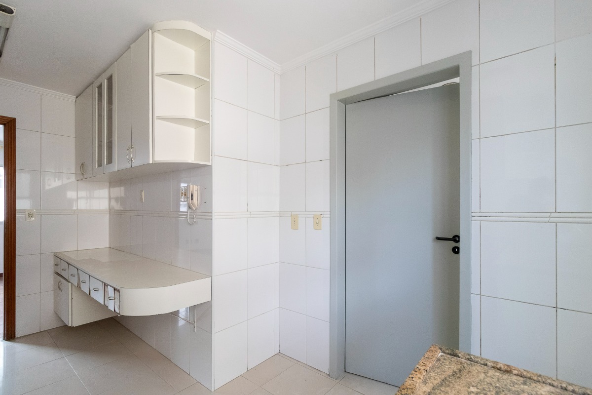 Apartamento à venda com 3 quartos, 90m² - Foto 17