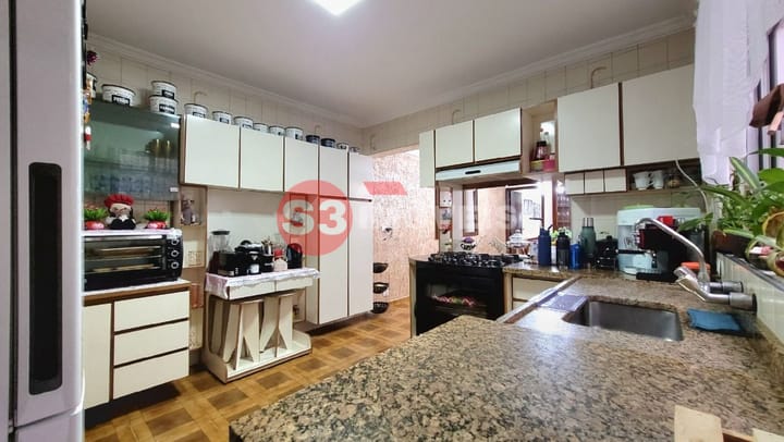 Casa à venda com 3 quartos, 301m² - Foto 10