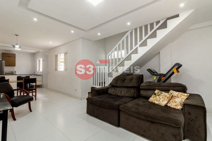 Casa à venda com 2 quartos, 140m² - Foto 1