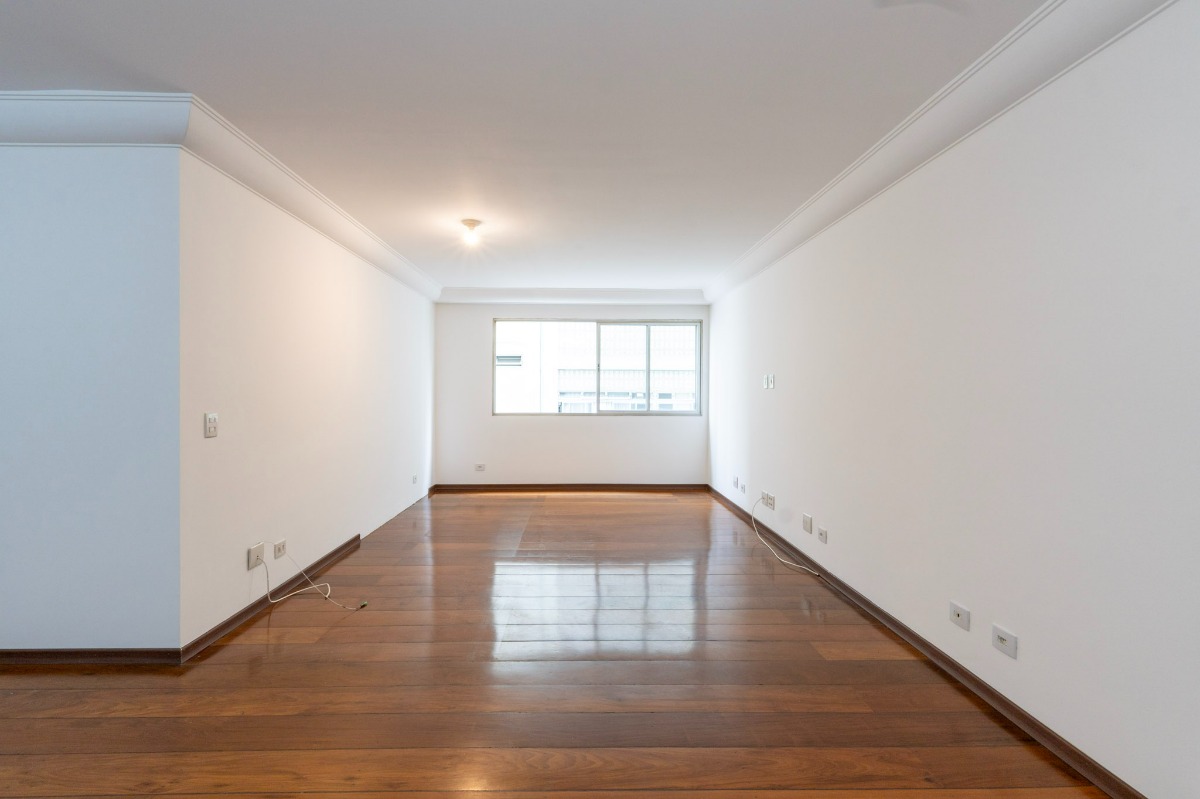 Apartamento à venda com 3 quartos, 150m² - Foto 3