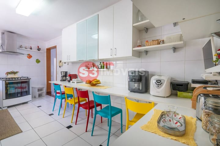 Casa à venda com 4 quartos, 240m² - Foto 14