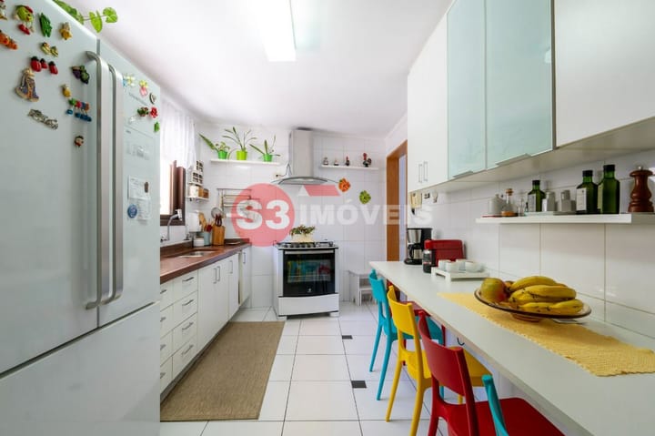 Casa à venda com 4 quartos, 240m² - Foto 15