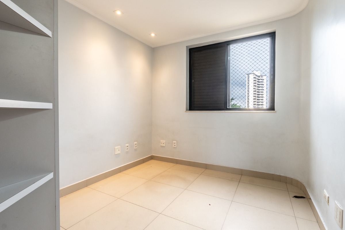 Apartamento à venda com 4 quartos, 220m² - Foto 41