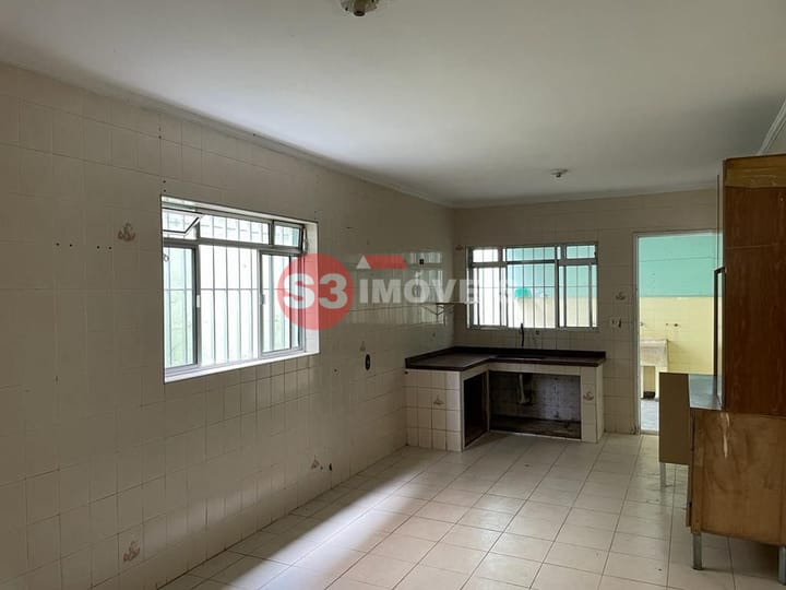 Casa à venda com 3 quartos, 215m² - Foto 14