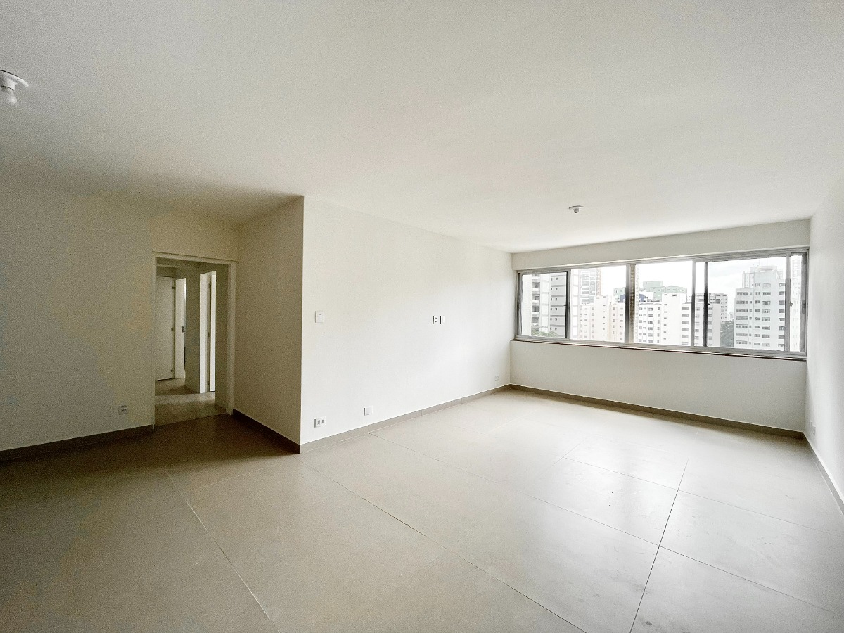 Apartamento à venda com 3 quartos, 137m² - Foto 1