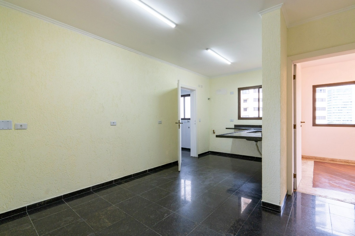 Apartamento à venda com 4 quartos, 236m² - Foto 22