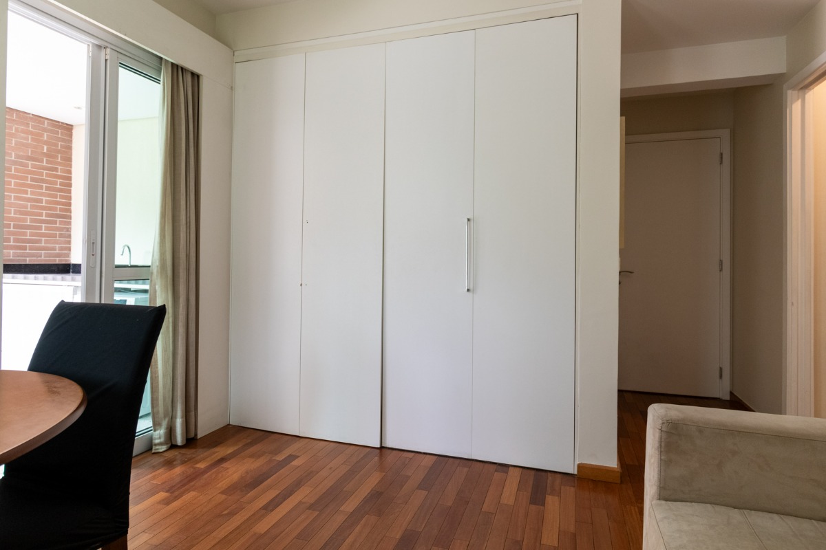 Apartamento à venda com 1 quarto, 132m² - Foto 10