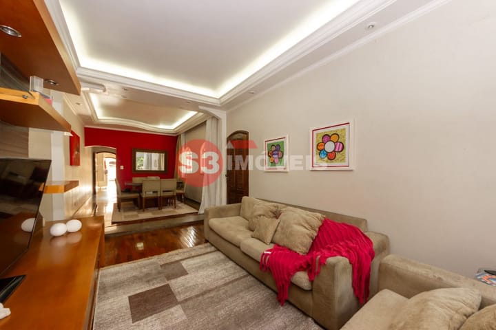 Casa à venda com 3 quartos, 215m² - Foto 1