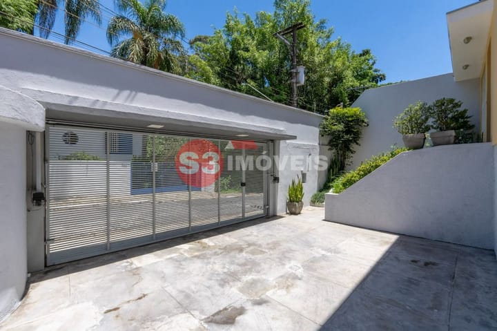 Casa à venda com 4 quartos, 240m² - Foto 3