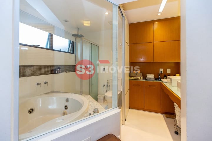 Apartamento à venda com 3 quartos, 205m² - Foto 33