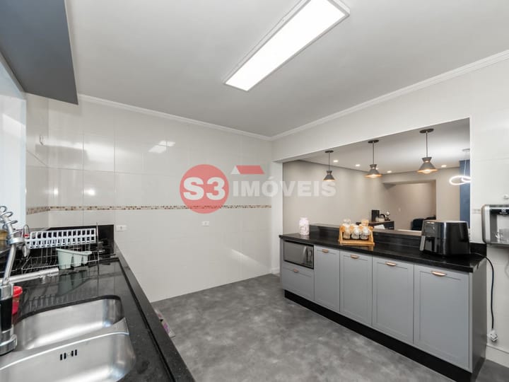 Casa à venda com 3 quartos, 300m² - Foto 15