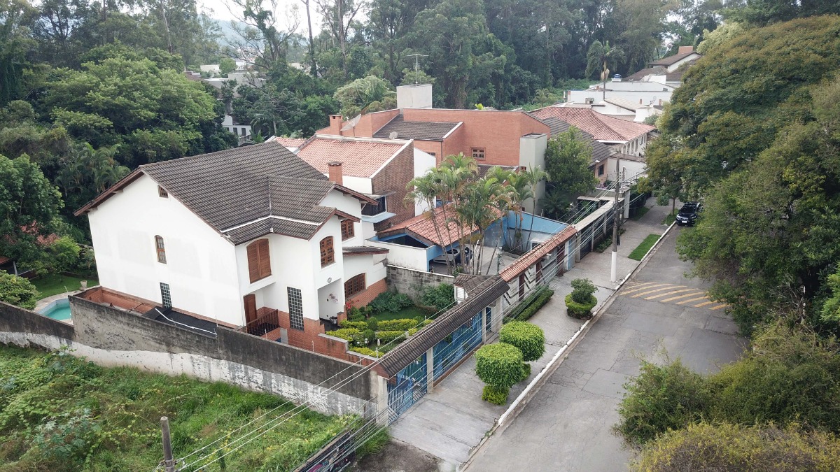 Casa à venda com 5 quartos, 400m² - Foto 2