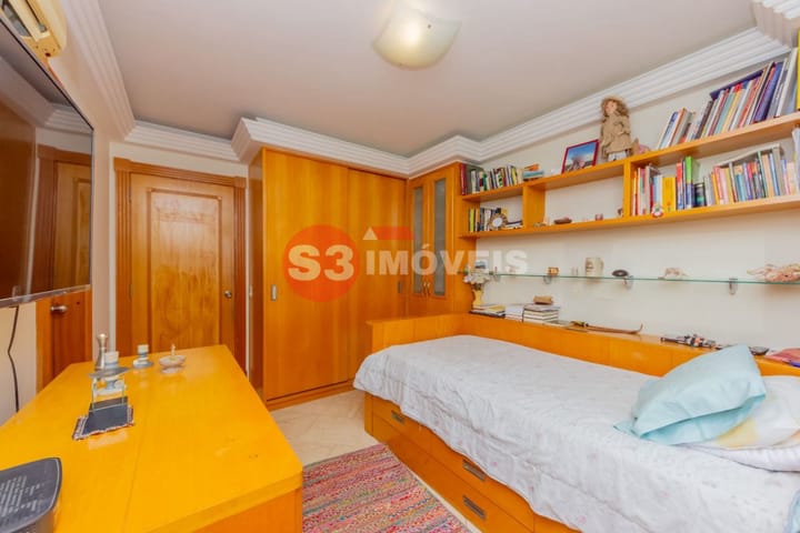 Apartamento à venda com 4 quartos, 228m² - Foto 17