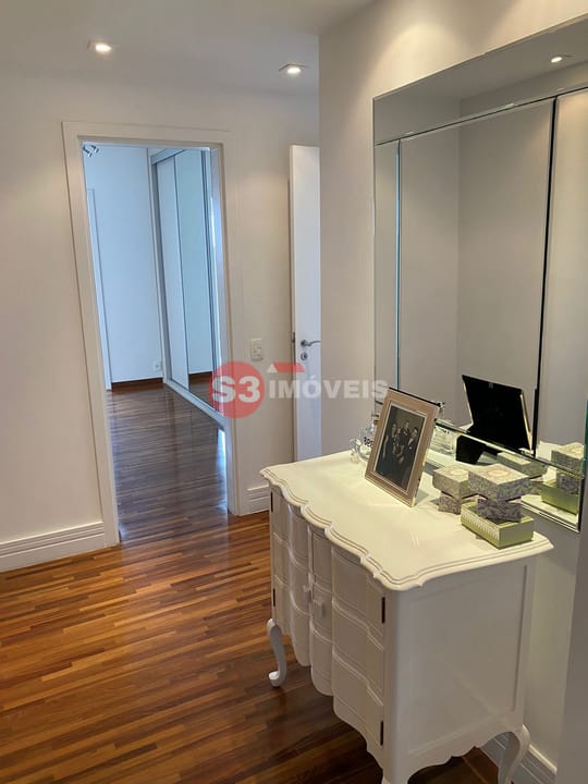 Apartamento à venda com 3 quartos, 213m² - Foto 32