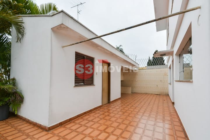 Casa à venda com 4 quartos, 331m² - Foto 30