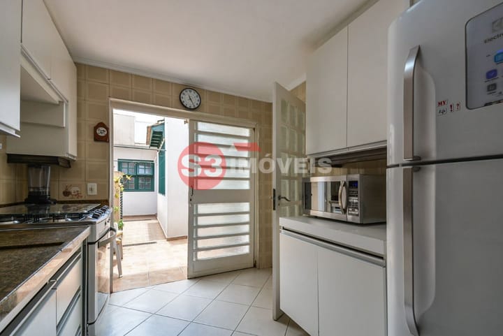 Casa à venda com 3 quartos, 190m² - Foto 25