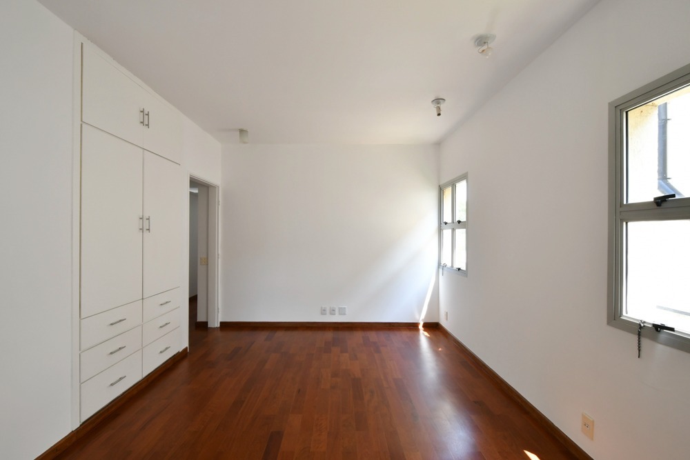 Casa à venda com 4 quartos, 231m² - Foto 52