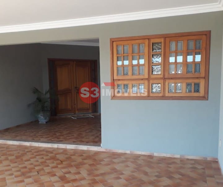 Casa à venda com 3 quartos, 300m² - Foto 17