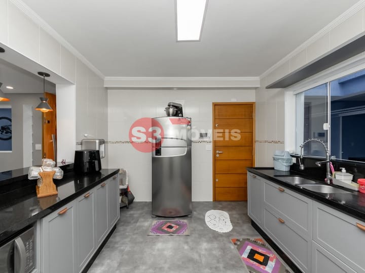 Casa à venda com 3 quartos, 300m² - Foto 13