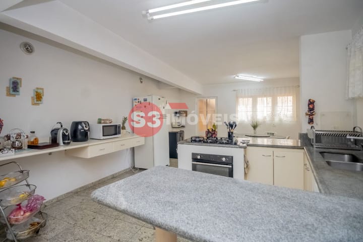 Casa à venda com 3 quartos, 256m² - Foto 8