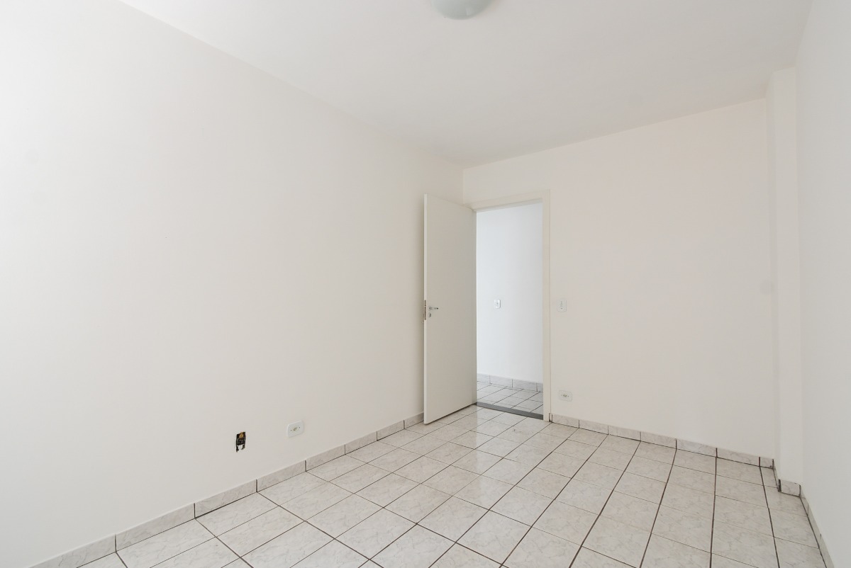 Apartamento à venda com 2 quartos, 75m² - Foto 12